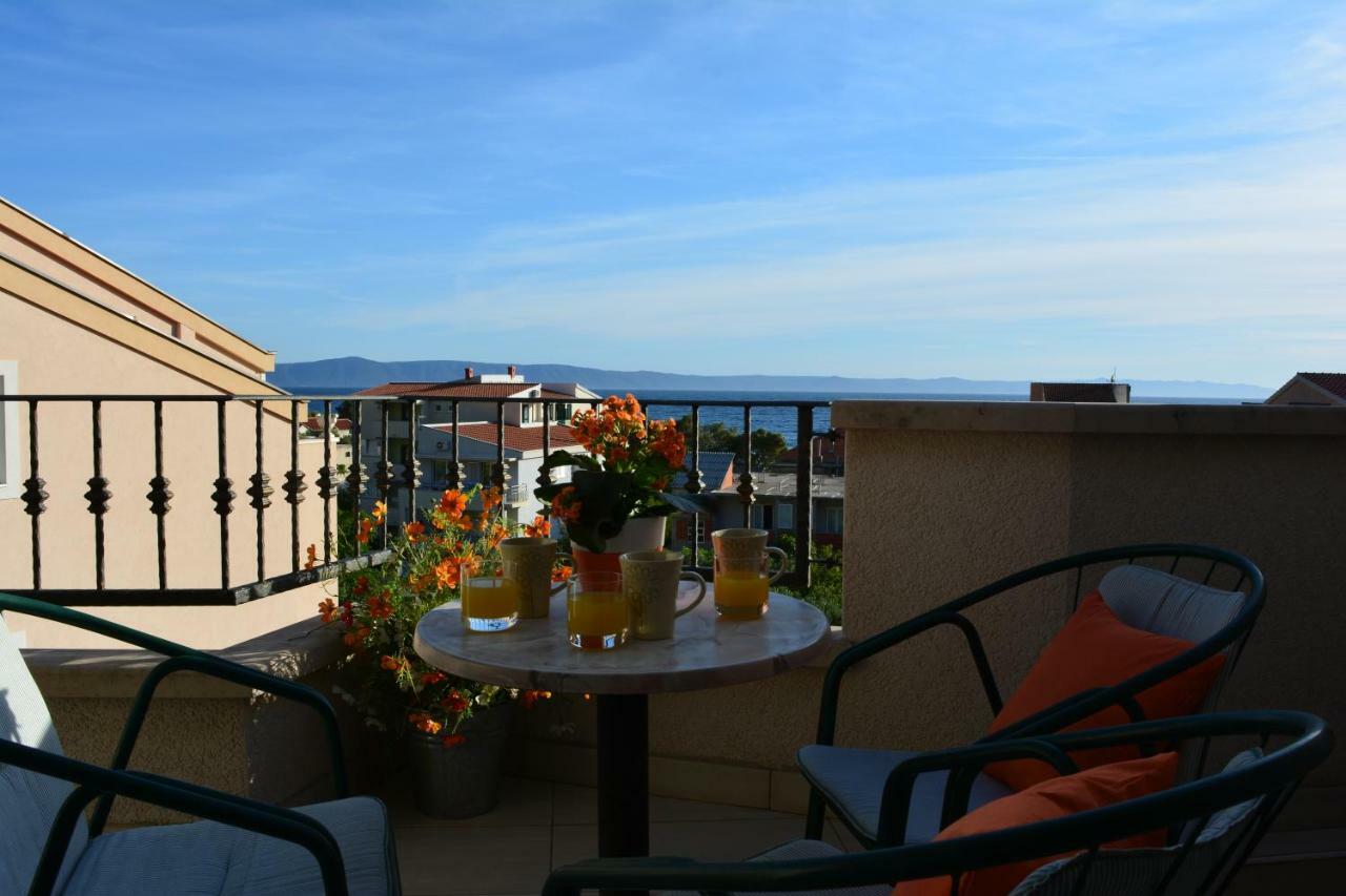 Apartments Villa Lili Tučepi Buitenkant foto