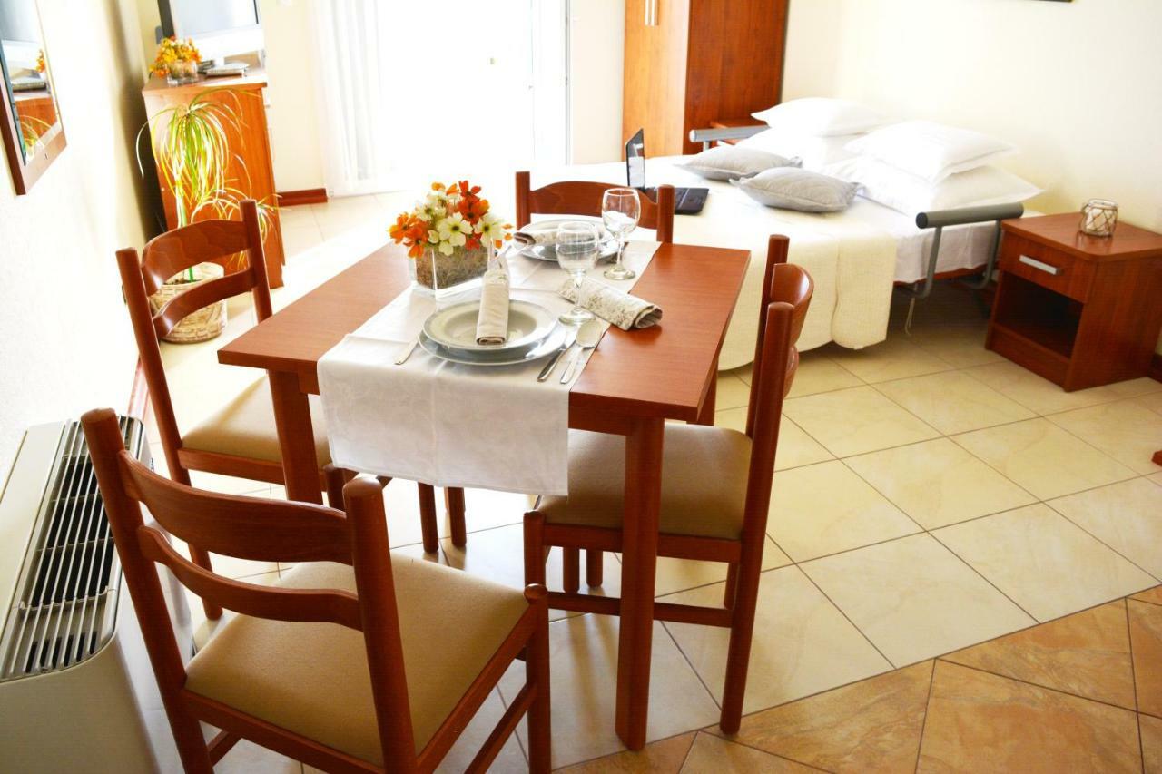 Apartments Villa Lili Tučepi Buitenkant foto