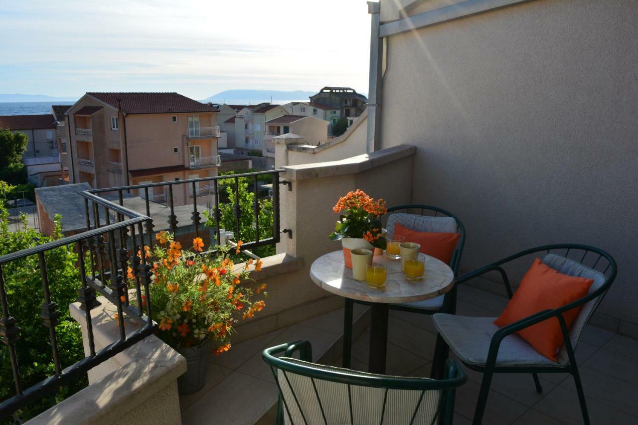 Apartments Villa Lili Tučepi Buitenkant foto