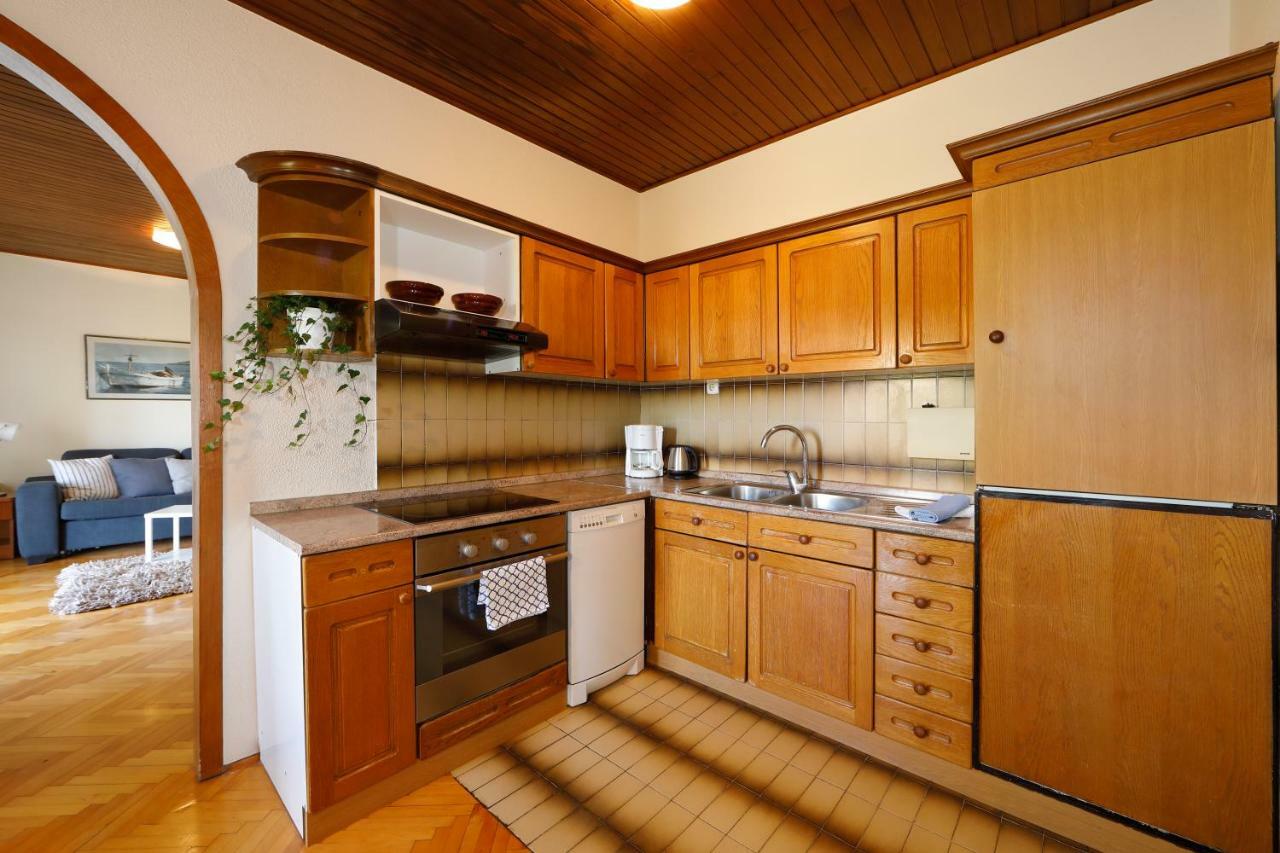 Apartments Villa Lili Tučepi Buitenkant foto