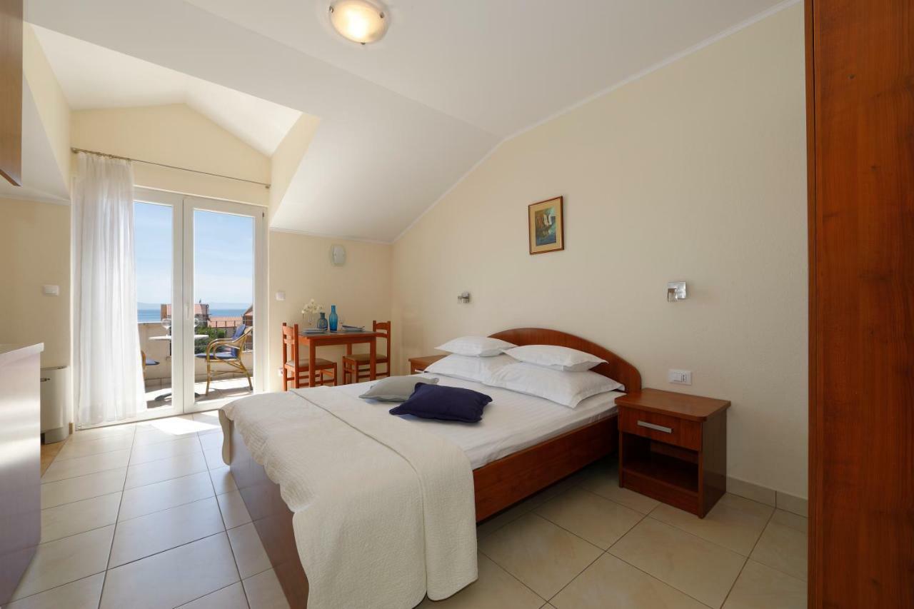 Apartments Villa Lili Tučepi Buitenkant foto