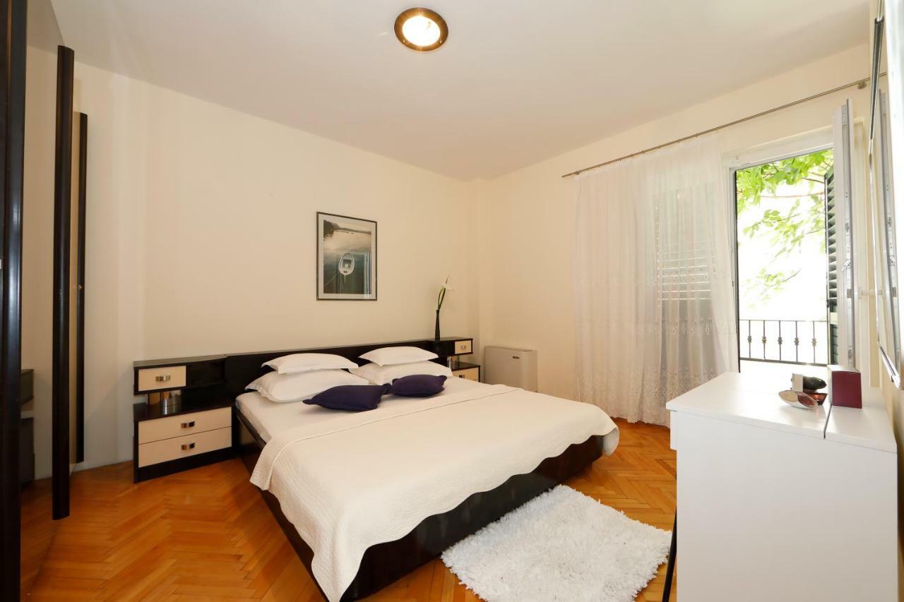 Apartments Villa Lili Tučepi Buitenkant foto